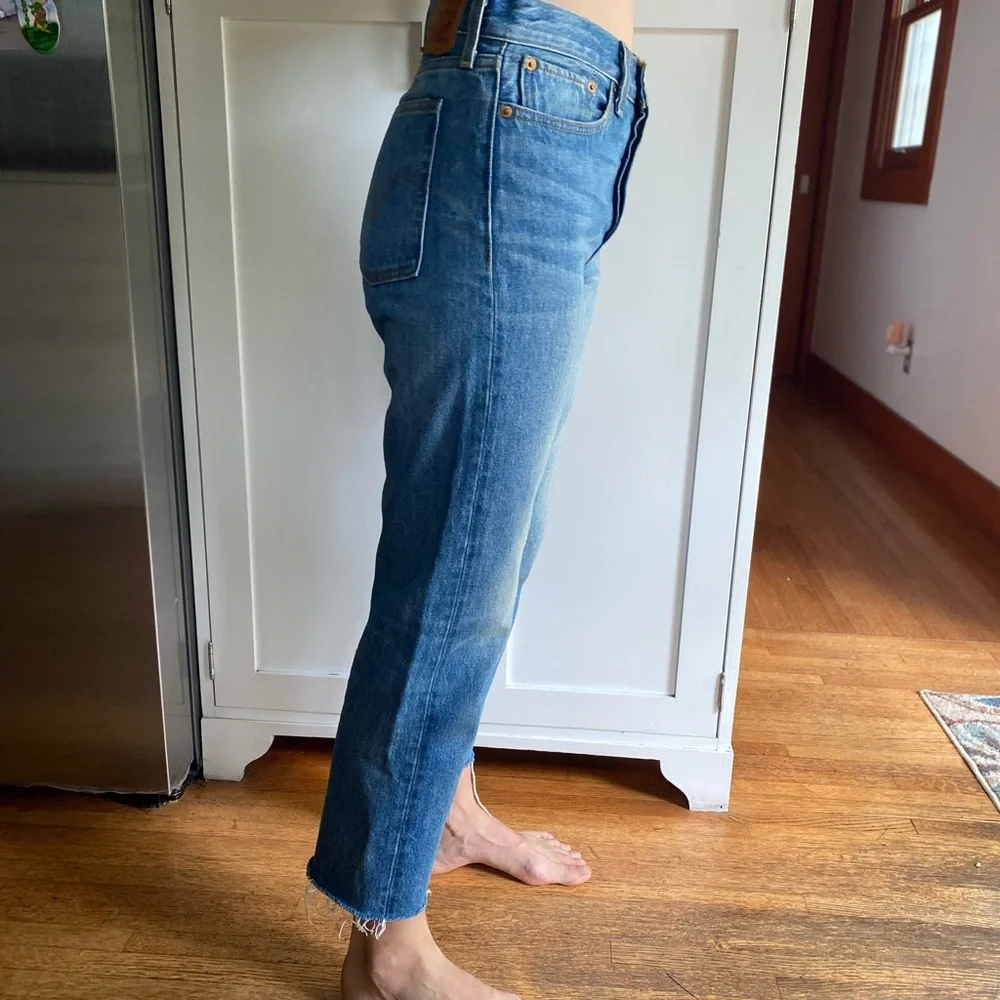 Selling my favorite Levi’s Wedgie Straight jeans. - Picture 3 of 3